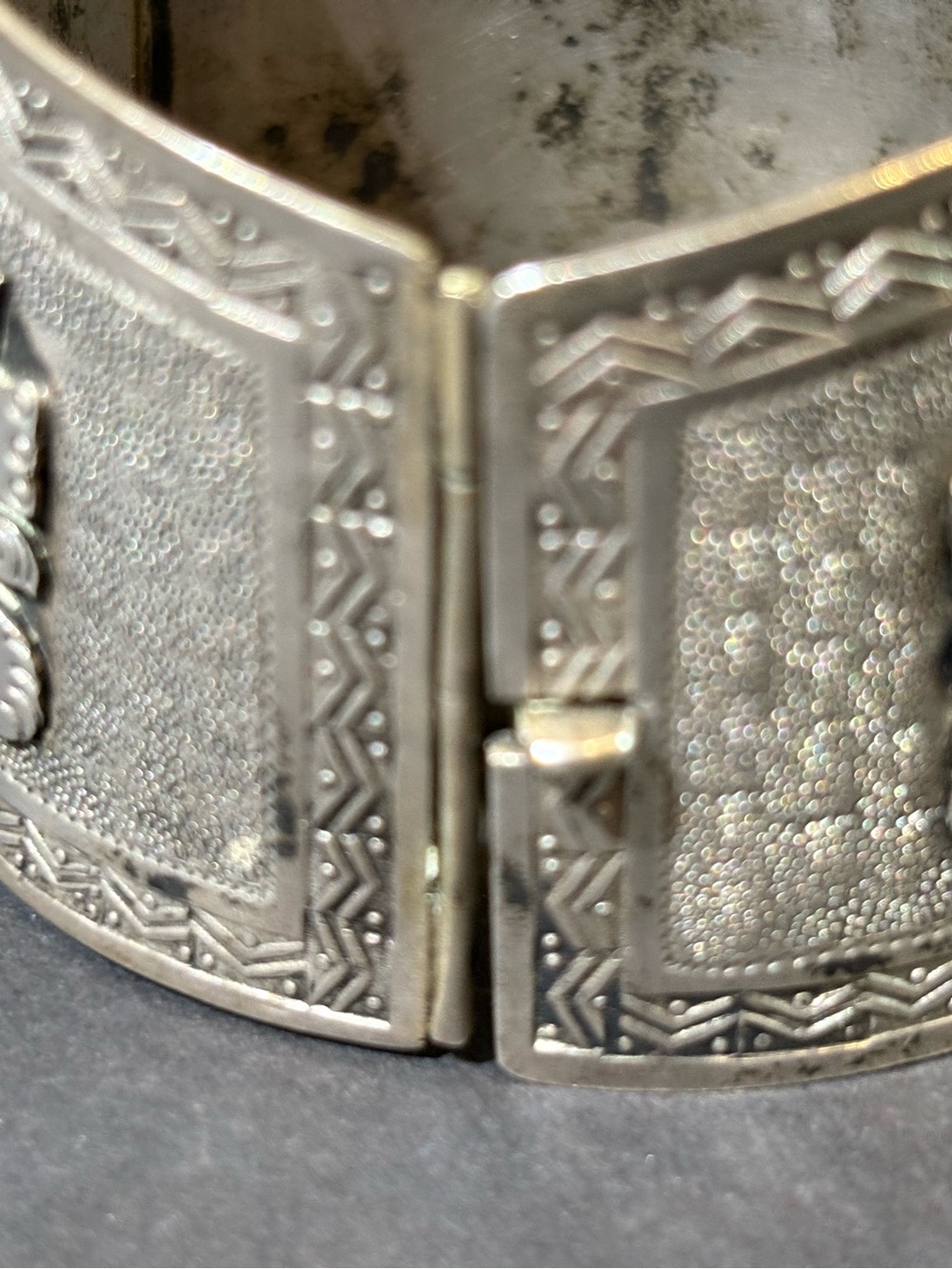 Silver Peruvian cuff bracelet - Picture 7 of 13